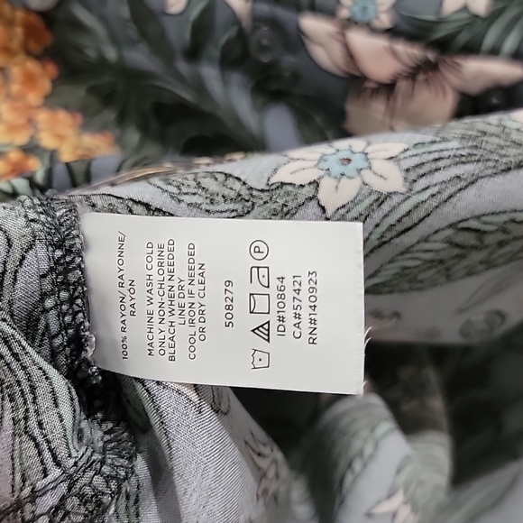 Loft Outlet Gray Peony Floral Print Long Sleeve Button Down Blouse - Picture 4 of 7